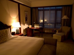 同じ会社の元部下との援助交際｜浮気調査