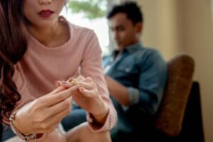 別居中の夫が浮気しているか調べ、離婚したい