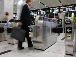 横領した元社員が現在どのような生活をしているのか知りたい